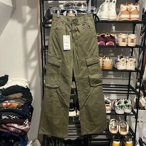Zara new green wide leg cargo pants